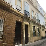 Spacious In 130 M² With Balcony And View Apartment Cadiz