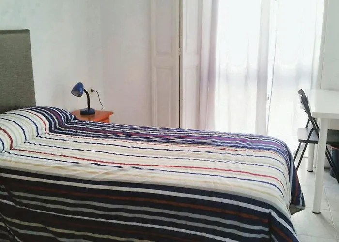 Spacious In 130 M² With Balcony And View * Cádiz